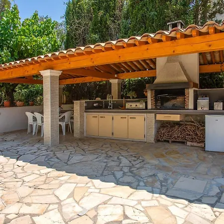 Provencale Proche De La Villa Saint-Raphael (Var)